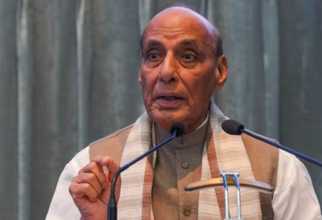 यह बेहद दुर्भाग्यपूर्ण है... ग्रुप कैप्टन शुभांशु शुक्ला पर चर्चा के दौरान विपक्ष द्वारा किए गए हंगामे पर राजनाथ सिंह भड़के