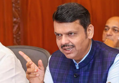 बेंगलुरु में मेट्रो स्टेशन का नाम बदलने पर महाराष्ट्र में विवाद, CM देवेंद्र फडणवीस बोले- 'नेहरू के समय से कांग्रेस...'