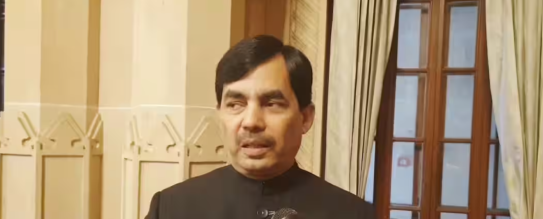 अरविंद केजरीवाल के पत्र पर सियासत गरमाई; शाहनवाज़ हुसैन ने टिप्पणी की: 