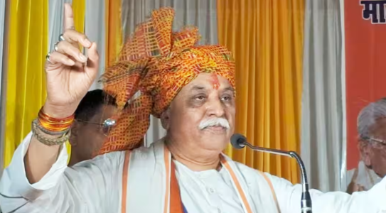 'इसे सभी राज्यों में खत्म किया जाना चाहिए; मदरसा बोर्ड के मुद्दे पर प्रवीण तोगड़िया का कहना है कि सभी मुख्यमंत्रियों को यह फ़ैसला लेना चाहिए।