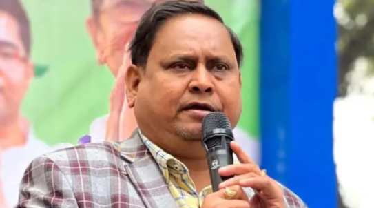 **पश्चिम बंगाल में बड़ी कार्रवाई: आम जनता उन्नयन पार्टी के तीन नेता गिरफ़्तार; यहाँ मामले की पूरी जानकारी दी गई है।**