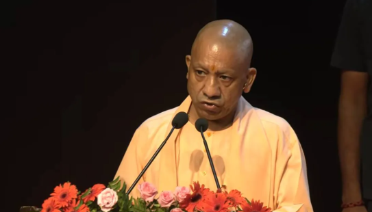 **यूपी में स्कूलों की बदहाल स्थिति के आरोपों पर सीएम योगी का जवाब; 'ऑपरेशन कायाकल्प' के तहत स्कूलों और छात्रों को क्या-क्या सुविधाएं दी गईं, इसकी जानकारी दी**